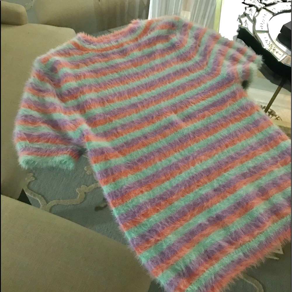 Hot and Delicious Brand NWT Striped Crop Size Med